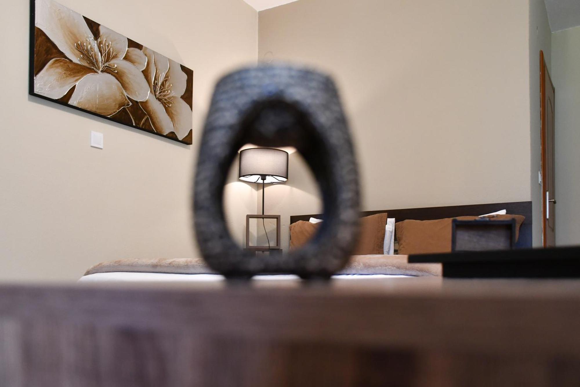 Toula Rooms Ángistron Eksteriør bilde