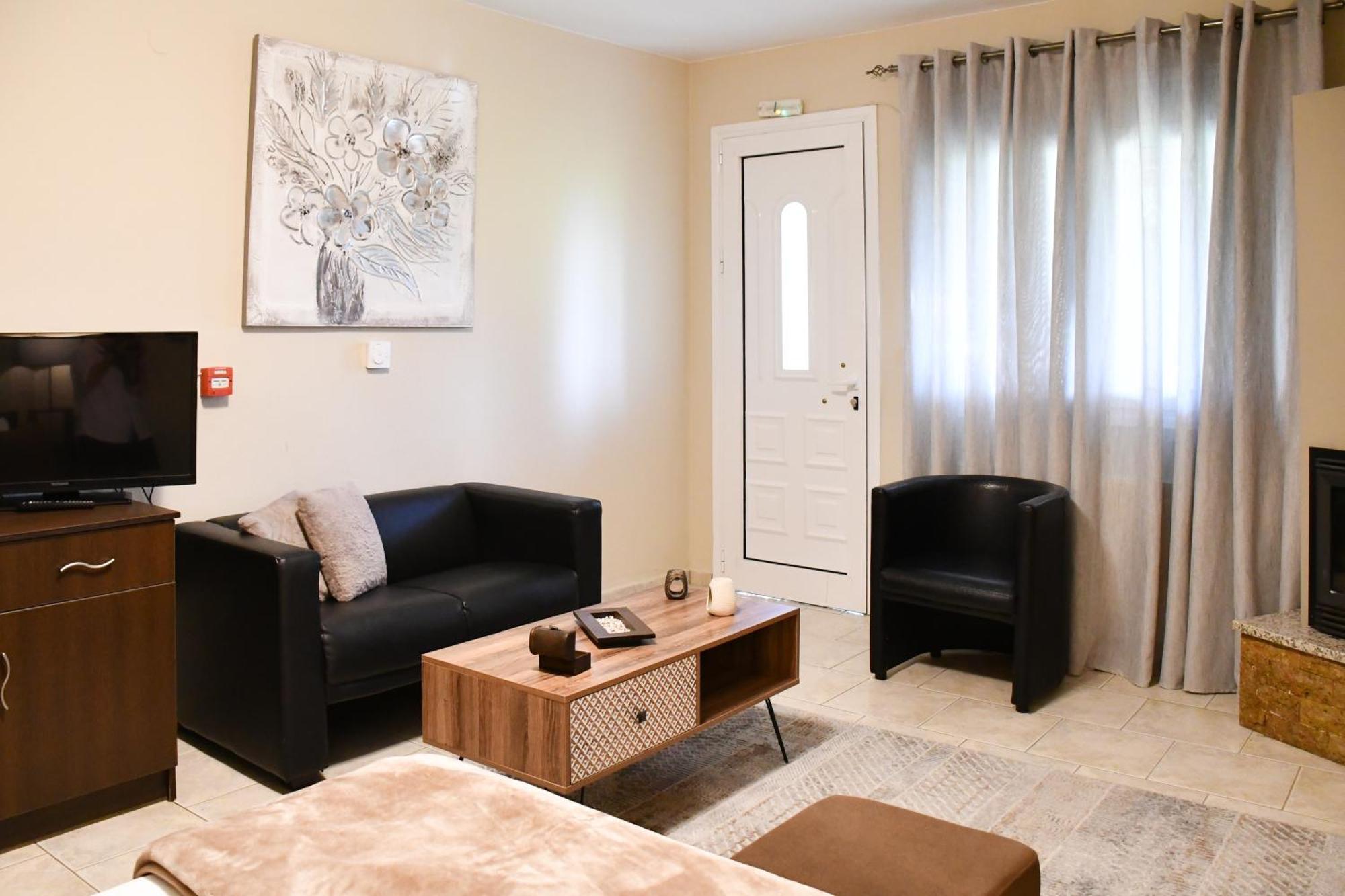Toula Rooms Ángistron Eksteriør bilde