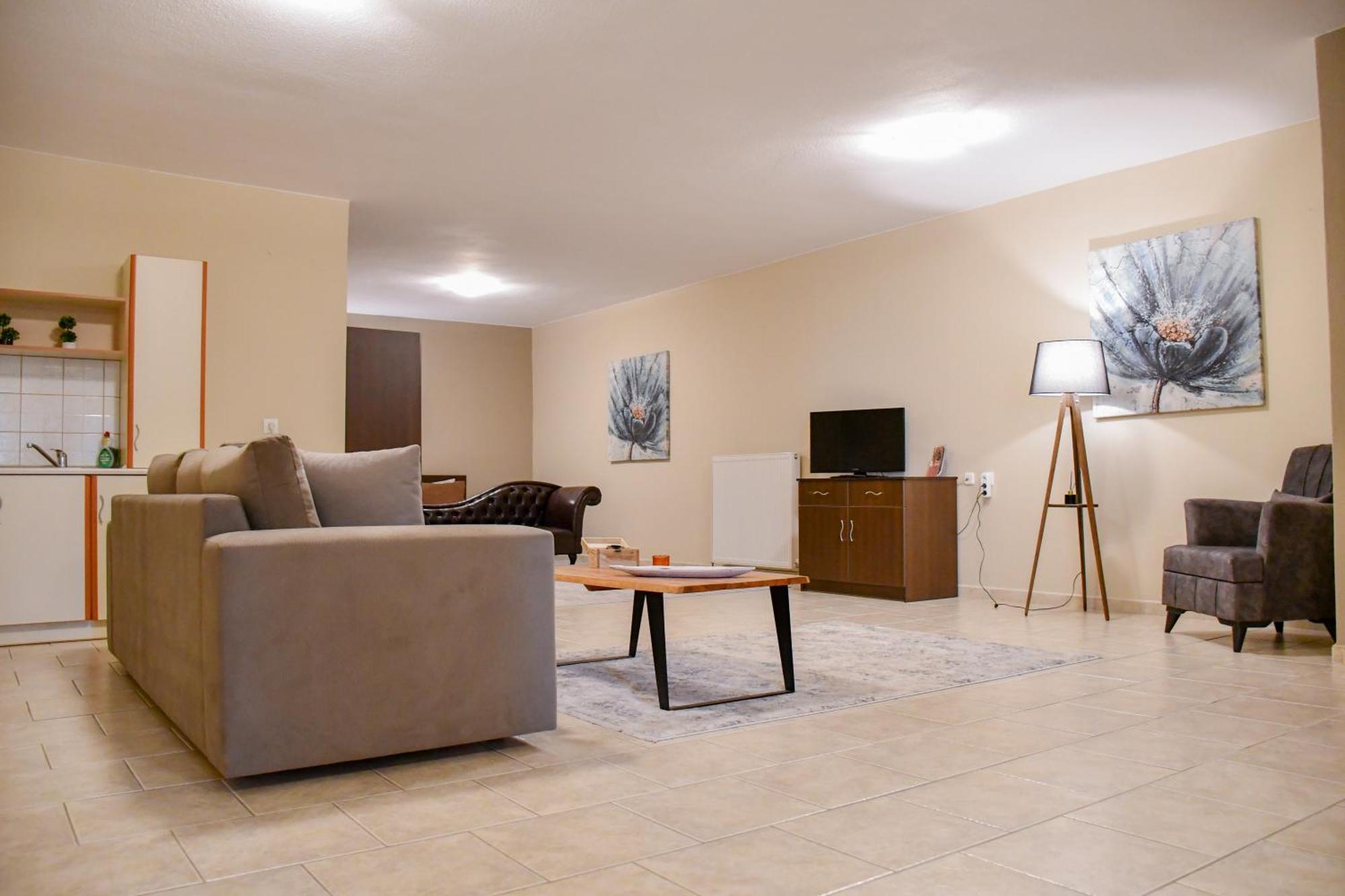 Toula Rooms Ángistron Eksteriør bilde
