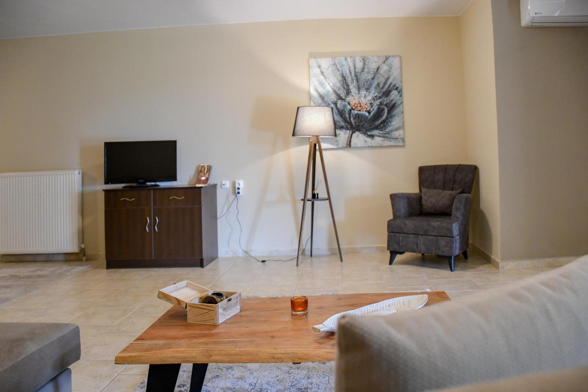 Toula Rooms Ángistron Eksteriør bilde