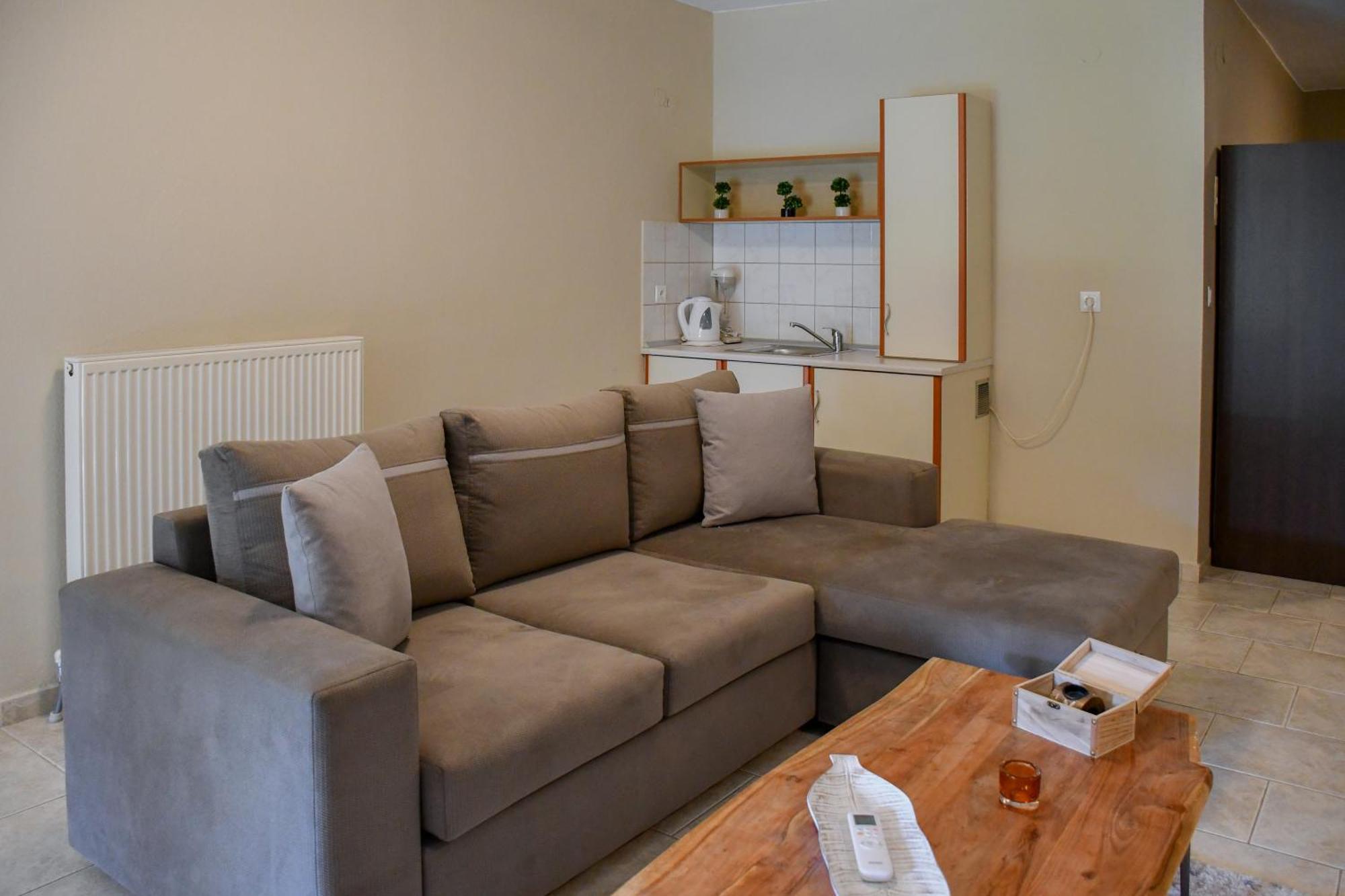 Toula Rooms Ángistron Eksteriør bilde